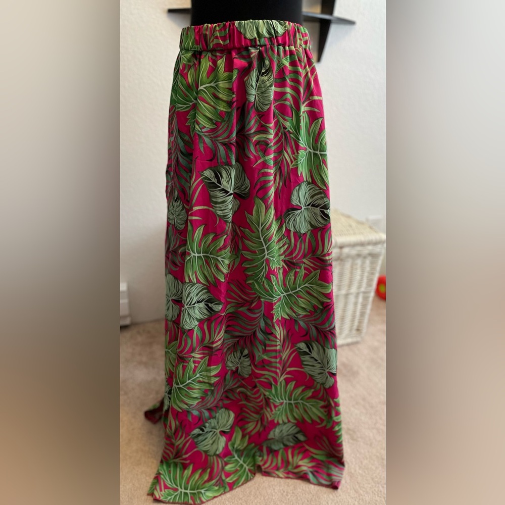 Tropical maxi skirt sz L - elastic waist w/ long thigh slit